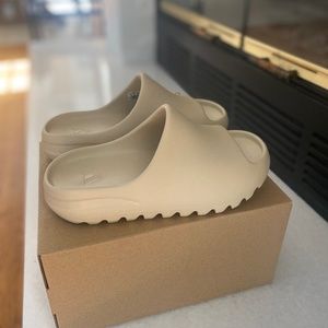 Yeezy Slides- Size 3 (Bone)
